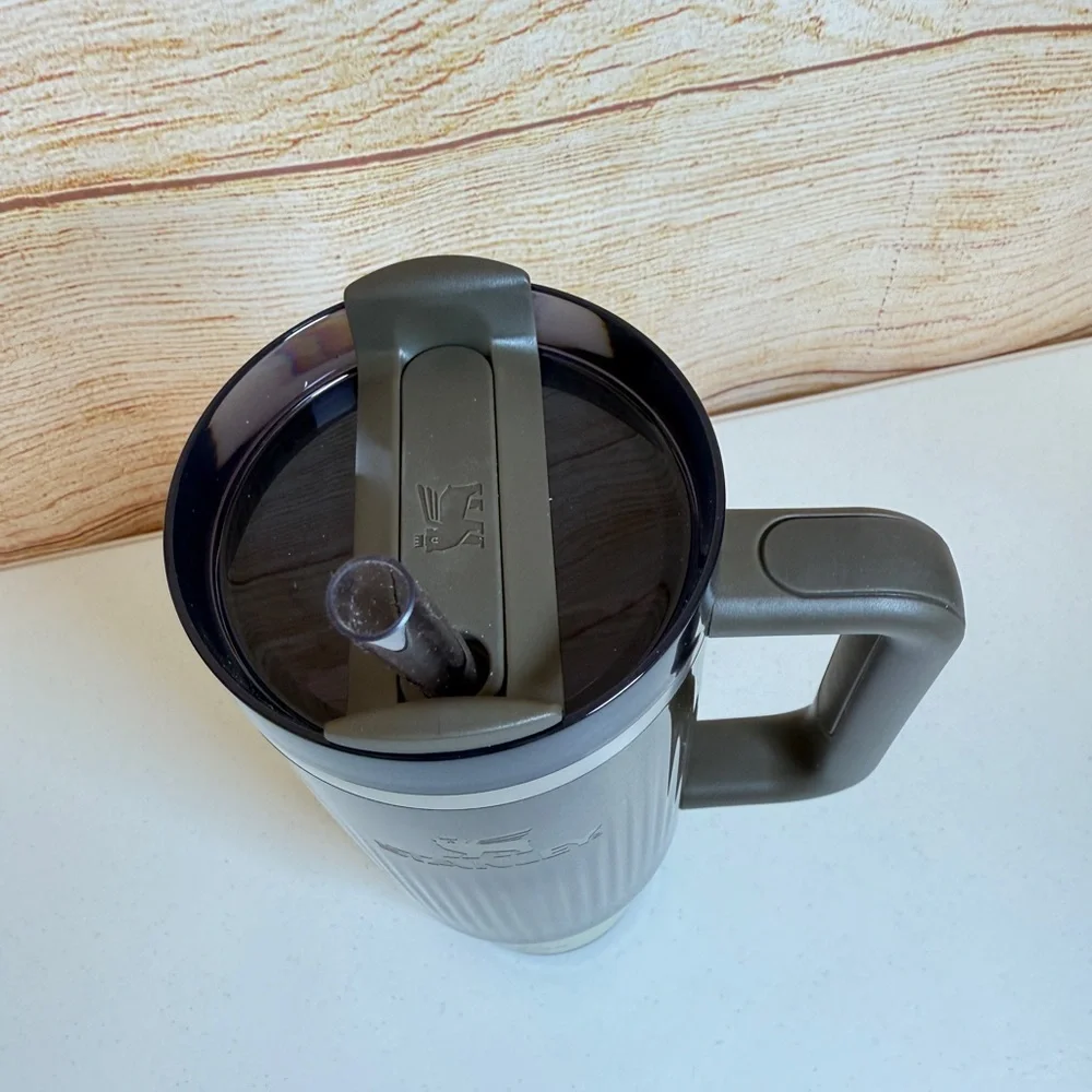 STANLEY 30oz‎ Metallic Adventure Tumbler "Gunmetal Shine" - Picture 9 of 9